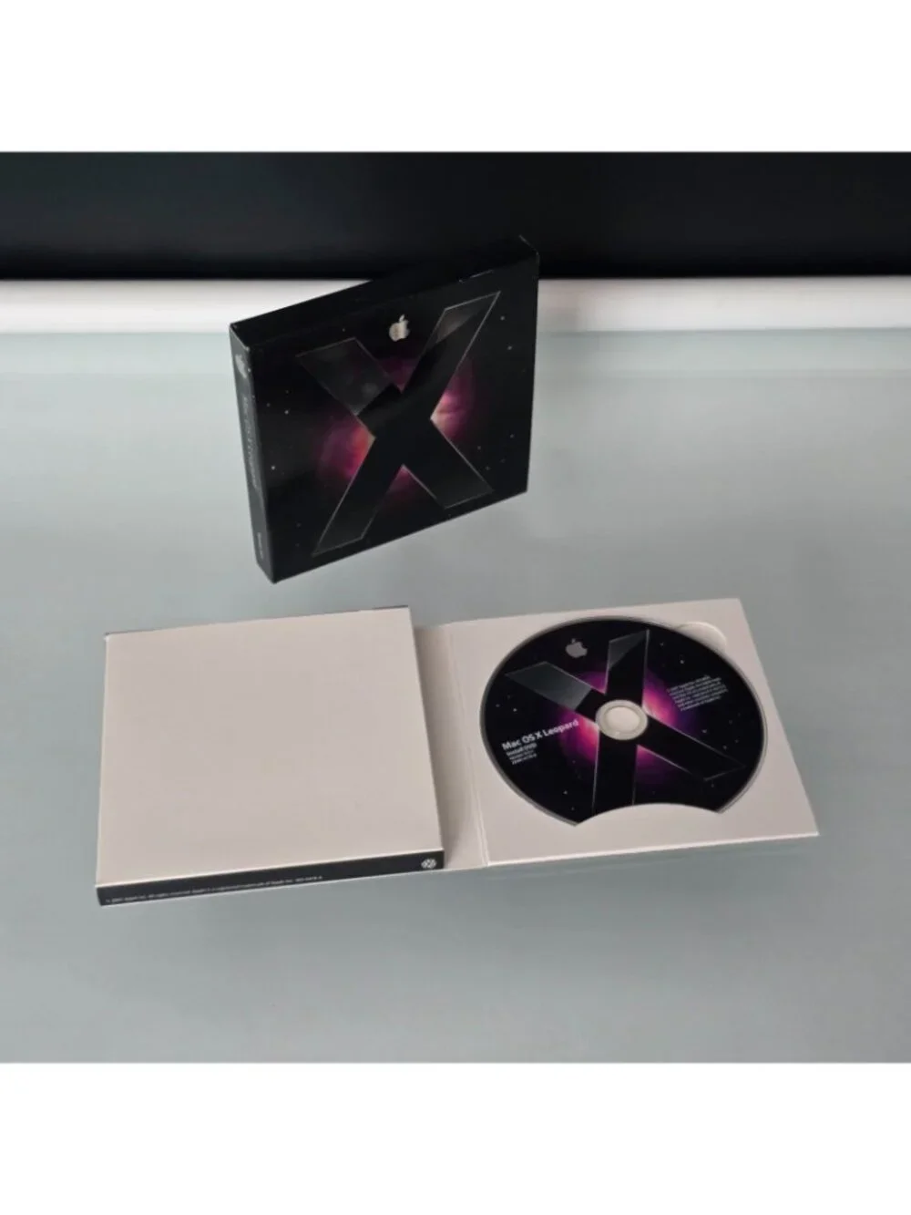 Apple MAC OS X LEOPARD Version 10.5.1  Retail Install DVD With Manual (MB427Z/A)